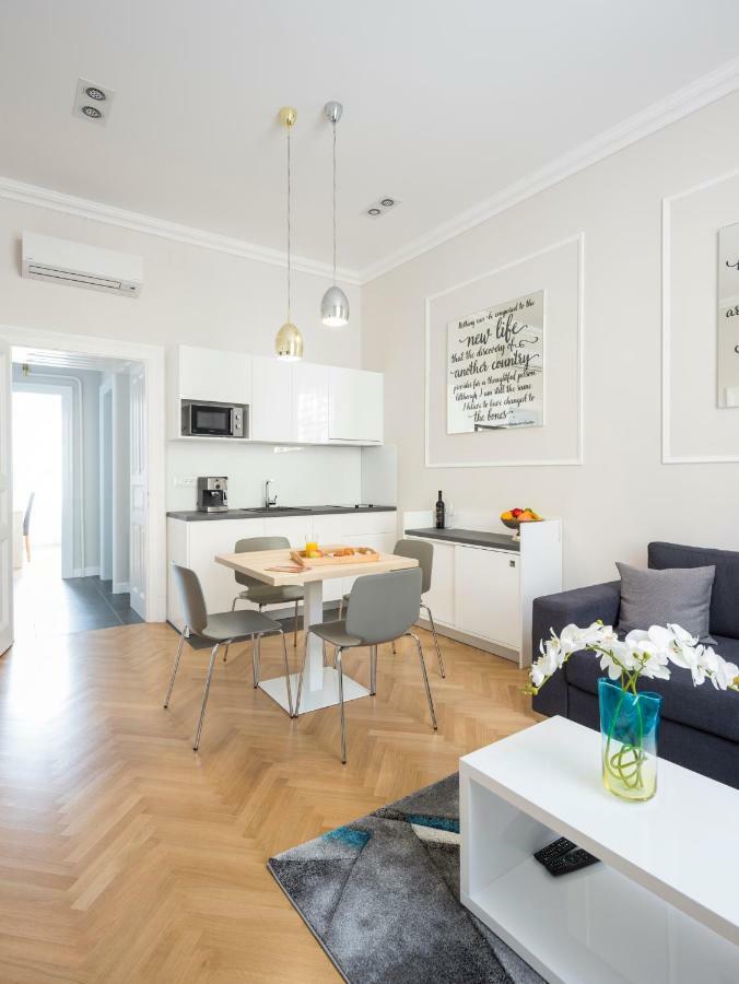 White Rose Apartment Zagreb Exterior photo