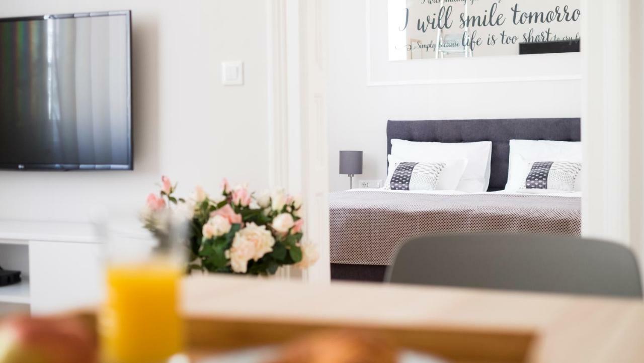 White Rose Apartment Zagreb Exterior photo