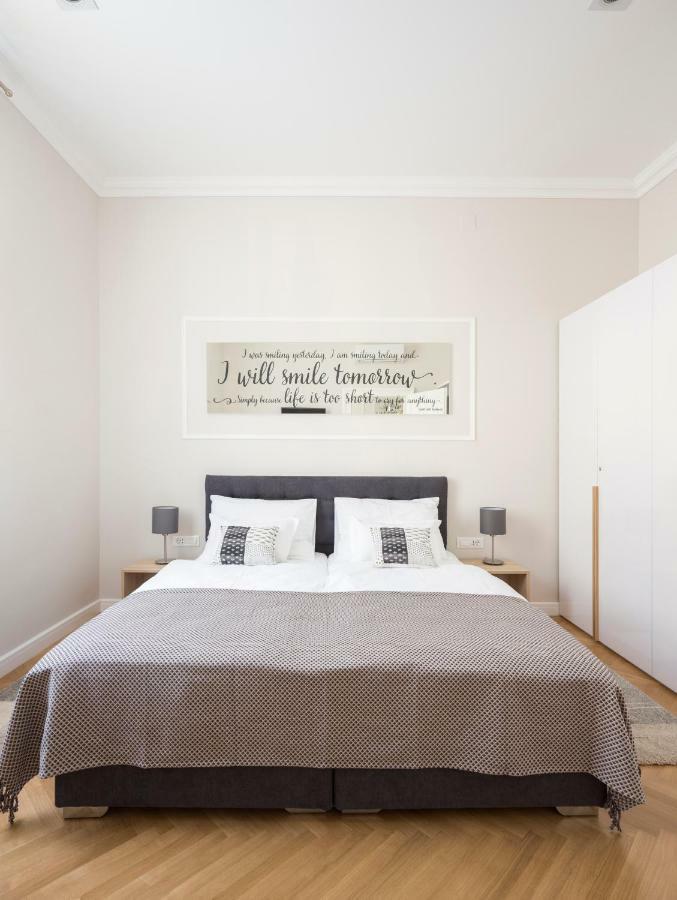 White Rose Apartment Zagreb Exterior photo